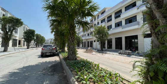 Bán liền kề 3.5 tầng Ecopark trục chính Lê Duẩn cạnh chung cư, TP HD, 120m2, mt