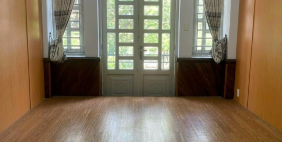 Nhà mới full nội thất đường lâm văn bền.Dt:4x20m 2 lầu 5pn