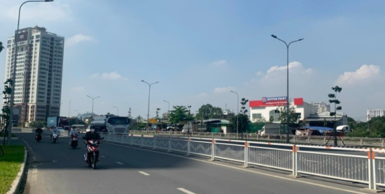 Nhà giá rẻ mặt tiền đường Nguyễn Văn Linh Q.7