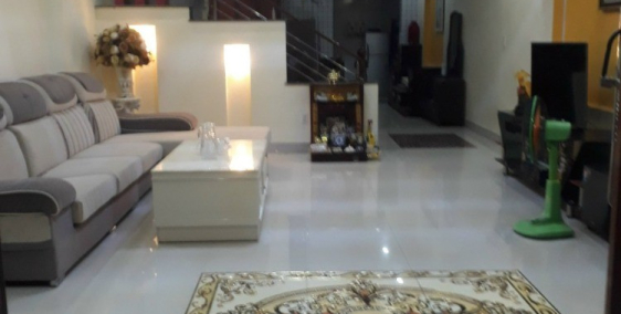 Cho thuê nguyên nhà 3 tầng tại ngõ 492 Thiên Lôi, chỉ 5p ra Aeon Mall