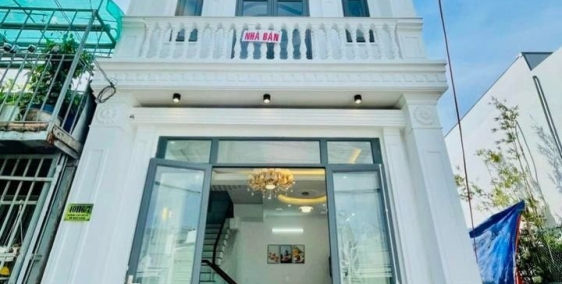 Chính chủ bán nhà 2 lầu gần chợ Hóc Môn sổ riêng giá full chỉ 670tr