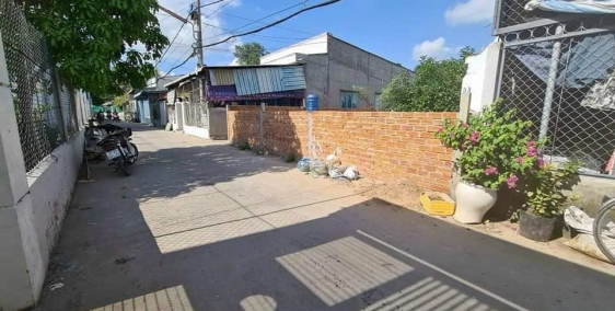 BÁN NỀN 2 MĂT TIỀN HẺM 5 BÙI HỮU NGHĨA, BÌNH THỦY, CẦN THƠ