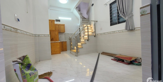 Chính chủ bán gấp nhà hẻm 83 đường chiến lược, 2 lầu đúc thật, sổ hồng riêng