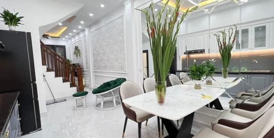 Cần bán gấp nhà phố Trần Bình 38m2, 4T, đẹp lung linh, tặng full nội thất, về ở