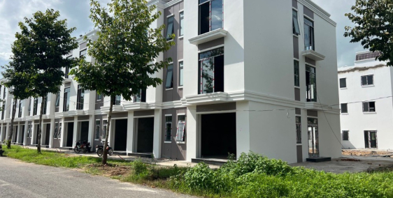 Nhà Phố 1 trệt 2 lầu. Trả trước 780tr góp không lãi suất 2 năm