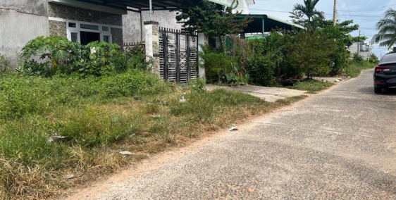 100m2 nhà 2 phòng ngủ- kdc cá đồng Hàm Thắng trục đường chính nhựa 9m