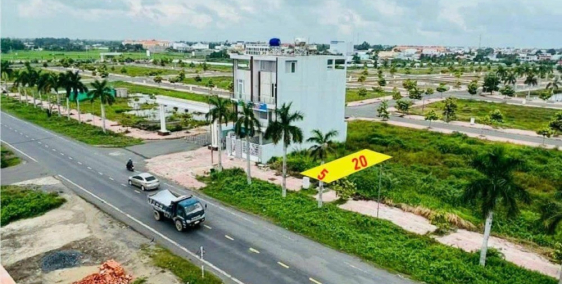 BÁN TRẢ NỢ NGÂN HÀNG NHÀ GẦN MT ĐƯỜNG QL1A ĐANG CÓ NGUỒN CHO THUÊ SẲN 12TR/THÁNG