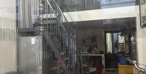 BÁN GẤP _ NHÀ ĐẸP _ 2T _ ĐƯỜNG TRẦN XUÂN LÊ _ GIÁ 2,4 TỶ.