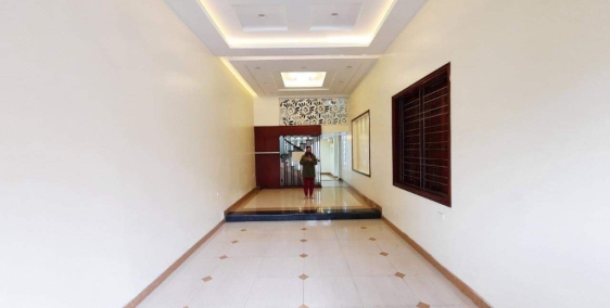 Cho thuê nhà 3,5 tầng mặt đường tuyến 2 Ngô Gia Tự, Gần Văn Cao