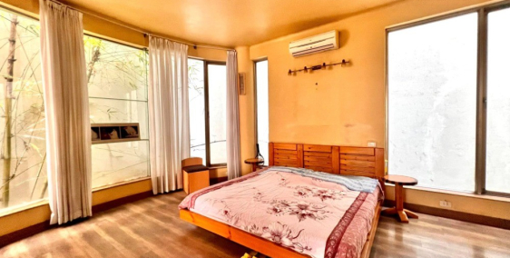 Cần bán gấp biệt thư phố Trung Kính 193m2, 4T,gần ô tô tránh, đầu tư tốt,15.4 Tỷ