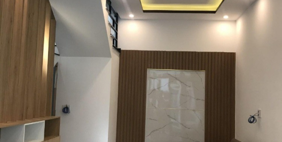 NGỘP BANK - NHÀ 2 TẦNG 52M² TẠI TRẦN CAO VÂN, NGUYỄN TẤT THÀNH CHỈ VỚI 2TỶ8(TLM)