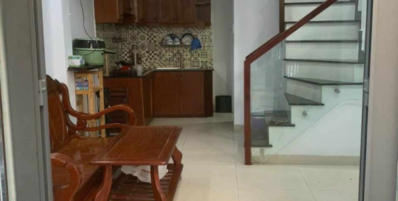 Nhà mới 3 tầng vào ở liền, Ni Sư Huỳnh Liên gần Bàu Cát, 2.5 tỷ