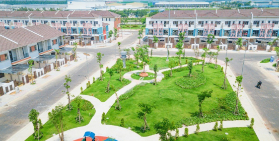 nhà 1 trệt 2 lầu . 4 phòng ngủ , 4wc , tổng 157m , đường 14m , view công viên