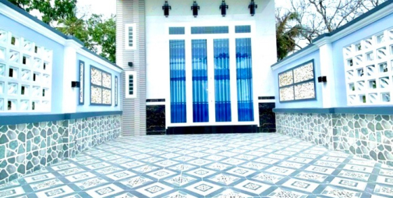 Nhà lầu mới có sân đậu ô tô gần trường đại học Tây Đô