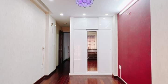 CẦN BÁN NHÀ QUẬN 1 MỚI 3 TẦNG - 3 PN - SỔ VUÔNG VỨC