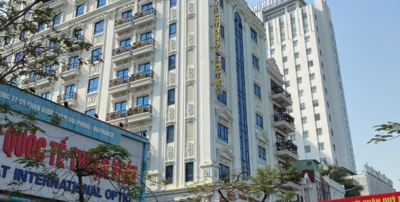 Cho thuê nhà mặt phố Hai Bà Trưng. MT: 8,55m. DT: 60m2 x 3 tầng. LH: 0904117865