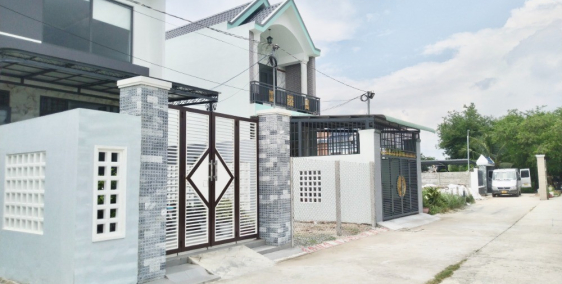 Tôi bán căn nhà chính chủ đang ở, nhà mới, cực rộng, cách Vincom Tân An 900m