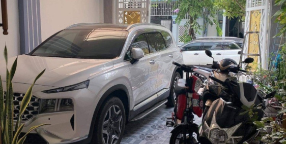 Bán nhà cấp 3 mới- diện tích 100m2 đường Bùi Thị Xuân- full nội thất gỗ đẹp