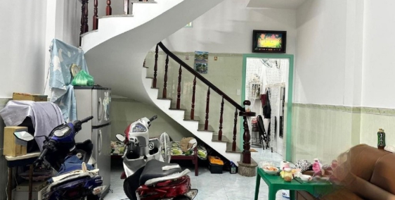 Bán nhà Phú Nhuận - Diện tích đẹp 70 m2 x 2 tầng. 6,4 tỷ