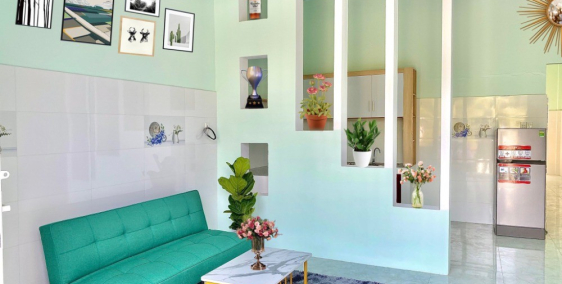 NHÀ QUỚI SƠN ĐƯỜNG Ô TÔ ĐẬU TRONG SÂN LIỀN KỀ KCN GIAO LONG