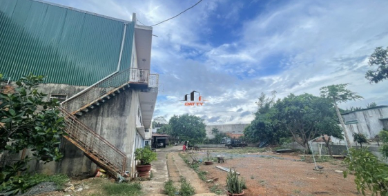 Nhà Mặt Tiền Phạm Ngũ Lão Giáp Suối - TP BMT