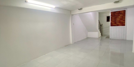 Bán nhà mặt tiền đường Đào Tấn quận 5, 4.3x21, 2 tầng chỉ 19 tỷ