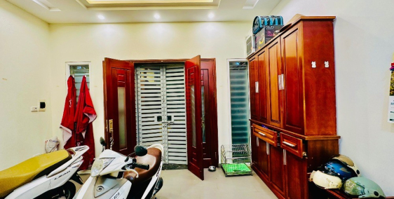 Bán gấp nhà 5 tầng chính chủ đẹp tại trung tâm quận Ba đình