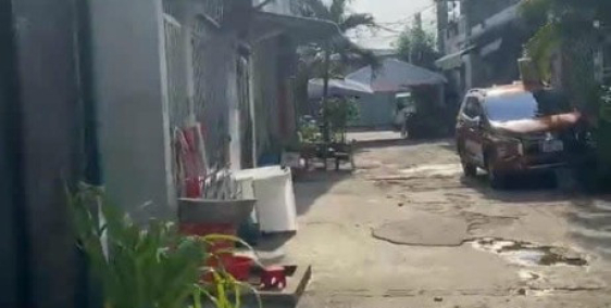 Bán nhà 1 trệt 1 lầu đường Lê Thị Hà, 72m2, Sổ hồng riêng, 680tr