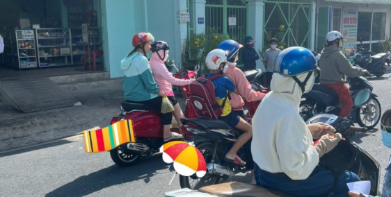 Cần tiền bán gấp căn nhà dt:202m2 thổ cư ngay Công viên Rạch Kiến