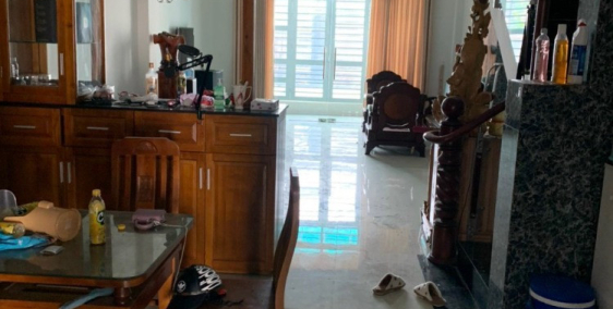 Quá Rẻ, 300m2 đất có Nhà 1 trệt 1 lầu mà chỉ có 2,3 tỷ, ngang hơn 5m