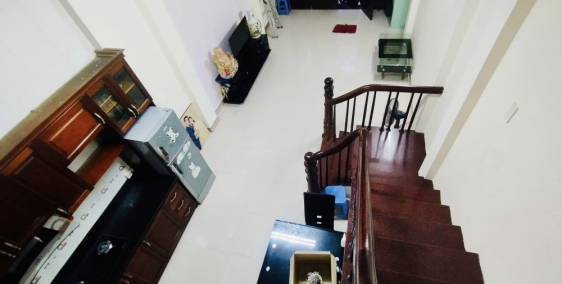 Hiếm, bán ngôi nhà nhỉnh 6 tỷ, ô tô qua đường Nguyễn Trãi, 40m, mt 4m, sổ vuông