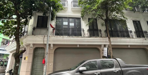 Bán tòa nhà 4 T thang máy mặt phố Nguyễn Sơn, KD VIP, 210m², Mt 29m, 38 tỷ