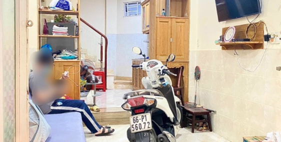 BÁN NHANH CĂN NHÀ HẺM OTO QUẬN 10 1 TRỆT 2 LẦU CÓ SÂN THƯỢNG GIÁ CHỈ TỪ 2 Tỷ