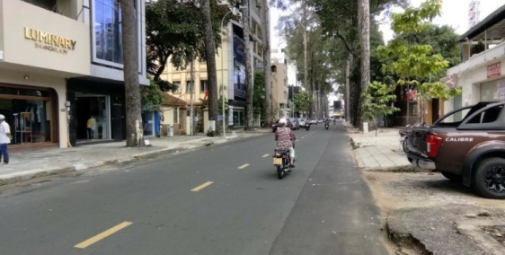 Mặt tiền Sương Nguyệt Ánh Q.1 - (12x20m)-5 lầu-HĐT: 350tr/th - Gía: 190 tỷ TL