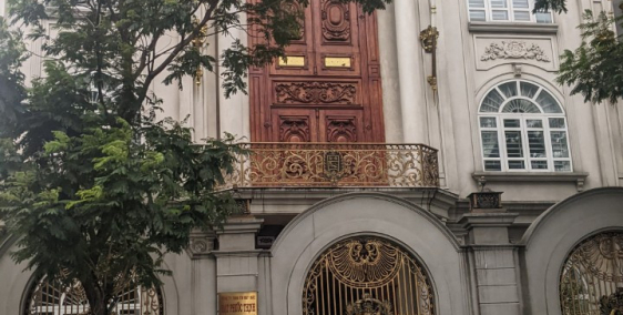 Bán Nhà NGang LỚn Mặt Tiền Hoa Sứ, P7, Phú Nhuận_SD 320m2_ 9x20M_Trệt Lầu_ 23 tỷ