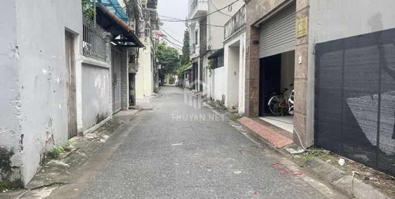 Cần bán 52,5m2 đất ngay bên hông nhà hàng Hương Quê - Giang Biên - Long Biên