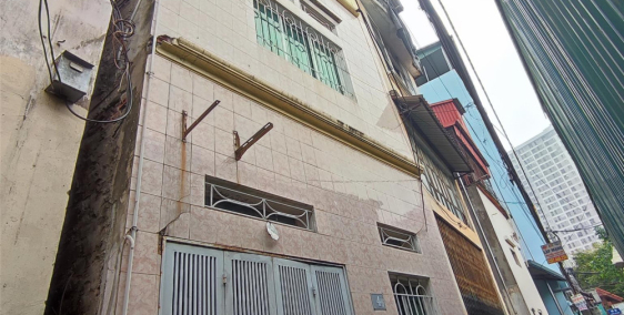 Bán nhà Hoàng Sâm, ngõ nông, rộng- Giá 3,35 tỷ