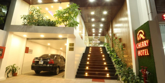 Bán khách sạn TP Huế, phố Võ Thị Sáu,195m2 x 6 tầng, thang máy, có 30 phòng cho