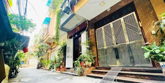 Đống Đa, ô tô ngủ nhà, nhà ĐẸP, 5 tầng phân lô, gần hồ, 6.16 tỷ