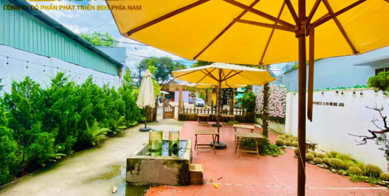 Cho thuê mặt bằng đường Phan Trung ngang 8m rộng 256m hiện là quán cà phê