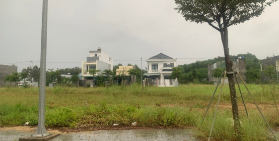 Giá rẻ sập sàn Bán Lỗ lô đất 577 ngay sát cổng giá 1.1xx tỷ rẻ nhất thị trường