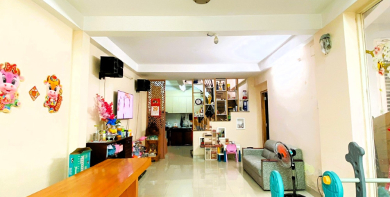 Cho thuê nhà 1T1L1L 4pn 130m2 full nội thất đường 4 Linh Tây