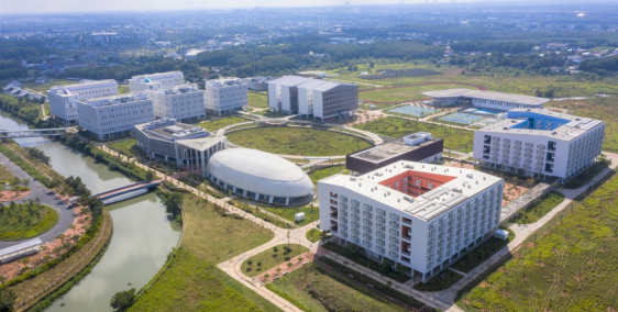 Bán nhà mới 1 trệt 2 lầu ngay đại học việt đức, dtsd 240m2, 4PN