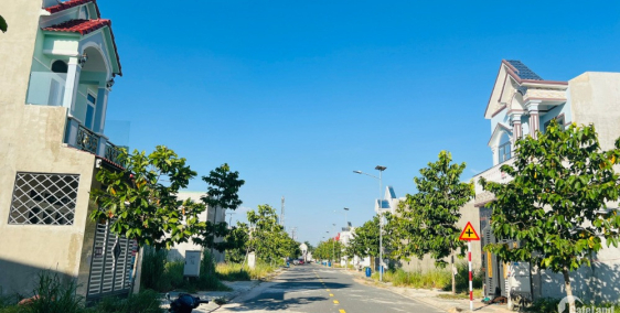 Bán nhà ngay UBND Tân Hiệp Tân Uyên Bình Dương