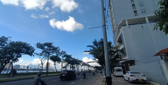 Bán nhà Trần Hưng Đạo, 60m2, ngang 8m, ô tô đỗ cửa, gần phố, nhỉnh 2 tỷ