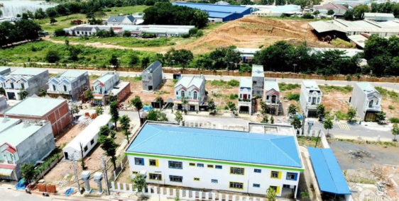 Cần Bán nhà mới xây tặng Full Nội thất . Cạnh UBND Tân Hiệp Tân Uyên Bình Dương