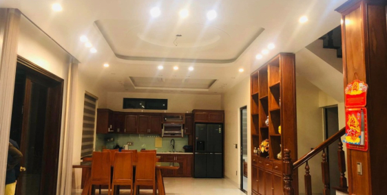 Cho thuê căn biệt thự 3 tầng Ecopark, TP HD, hơn 200m2, 4 ngủ, sân vườn, giá cực