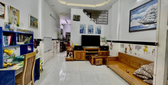 Gần cầu Chà Và, Mễ Cốc, P15 Q8. Trệt 2 lầu, 4m x 15m. Sổ vuông.