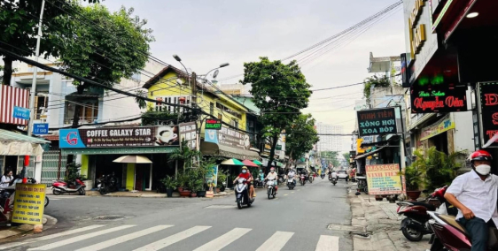 Bán nhà Mặt tiền Văn Cao, Phú Thạnh, Tân Phú, DT: 13m2 x 3 tầng ( 3.6 x 3.6 ),