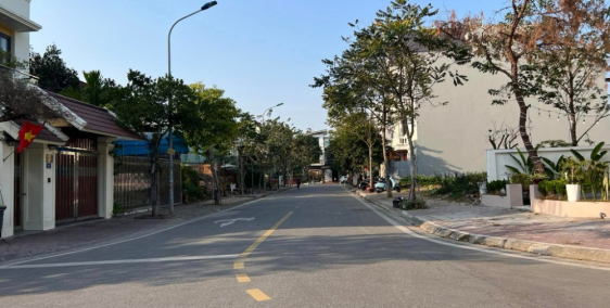 Bán đất nhà vườn Tuệ Tĩnh, TP HD, lô góc 189.3m2, 2 mặt đường, khu dân cư dân tr